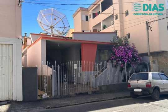 Vende Casa Centro Cambuí MG