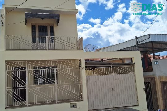 Vende Casa Edith Lopes Cambuí MG