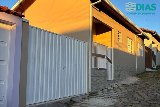 Vende Casa Edith Lopes Cambuí MG